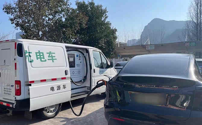 措勤汽车搭电